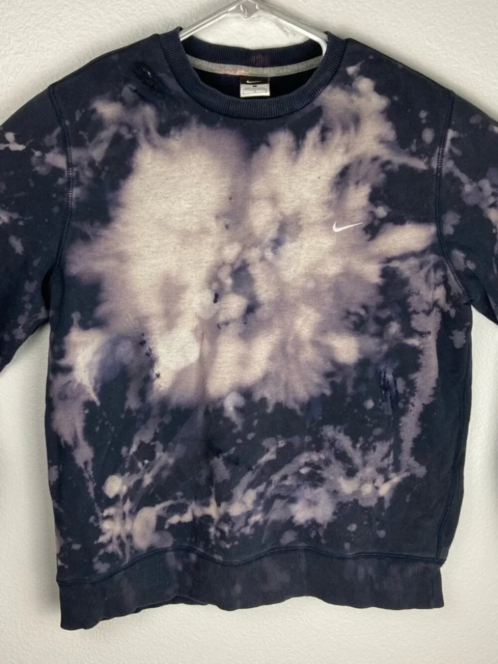 Nike Distressed Bleached Pullover Sweatshirt size Large